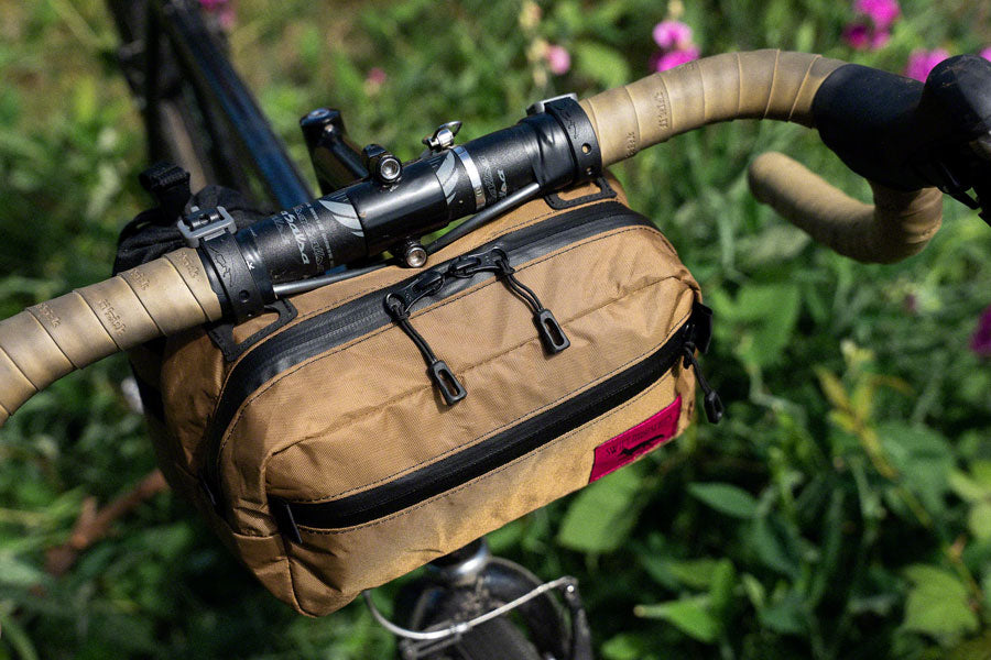 swift-industries-kestrel-handlebar-bag-coyote