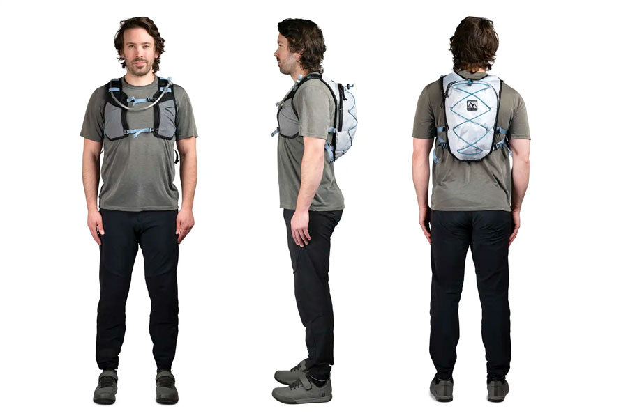 high-above-the-supernatural-hydration-pack-glacier-gray