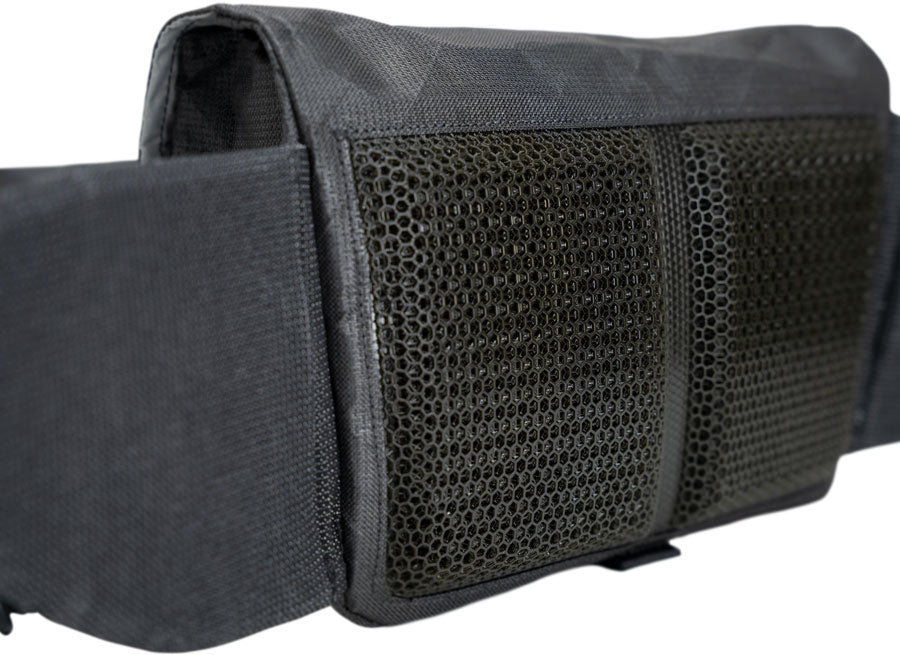 high-above-the-venture-3d-lumbar-pack-black