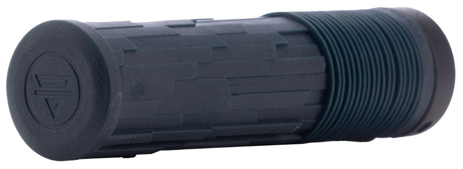 teravail-lytho-grips-lock-on-midnight-blue-32mm