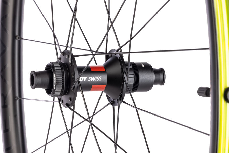 teravail-circos-gravel-rear-wheel-700-12-x-142mm-center-lock-xdr-carbon-dt240-24h