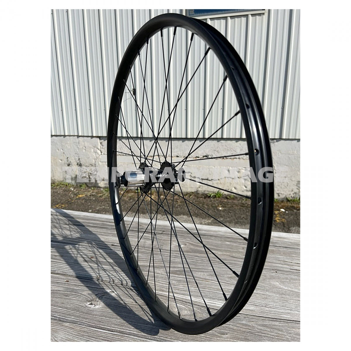 Whl Rr 27.5 584X25 Wtb St Tcs 2.0 I25 Bk Disc 32 Or8 Mt3100 8-10Scas 6B 12Mm Seal Bk 142Mm Ss2.0Bk Pv No Rim Decal