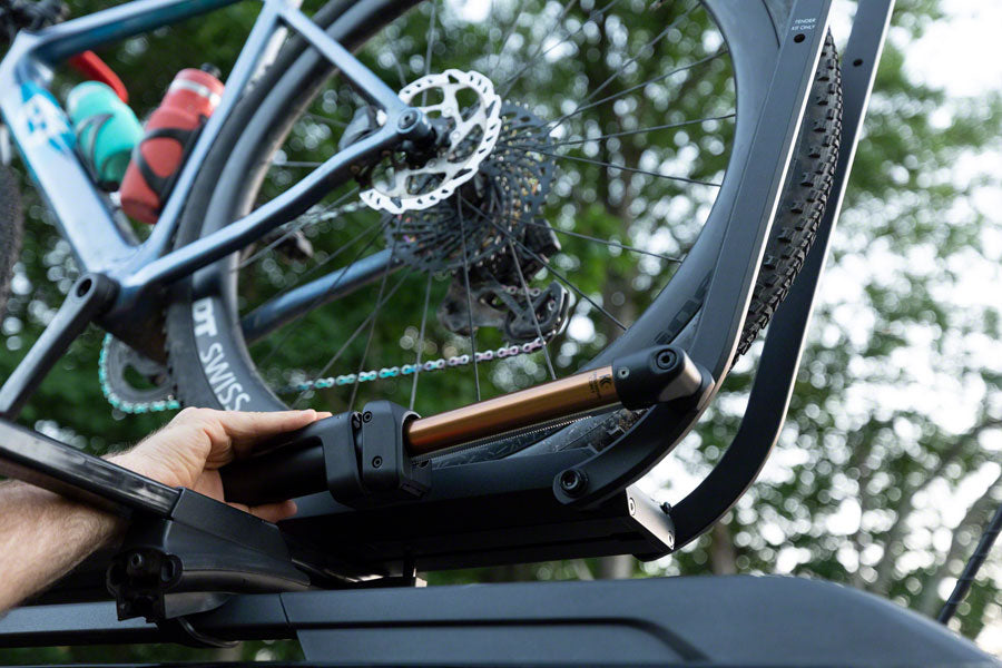 kuat-piston-sr-dual-ratchet-roof-bike-carrier-1-bike-kashima-coat-sandy-black