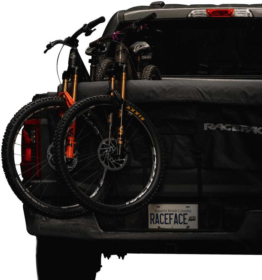 race-face-stash-tailgate-pad-black-mid