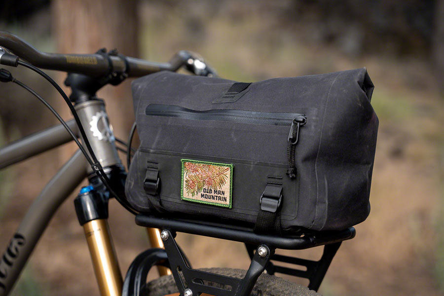 old-man-mountain-juniper-trunk-bag-7l-black