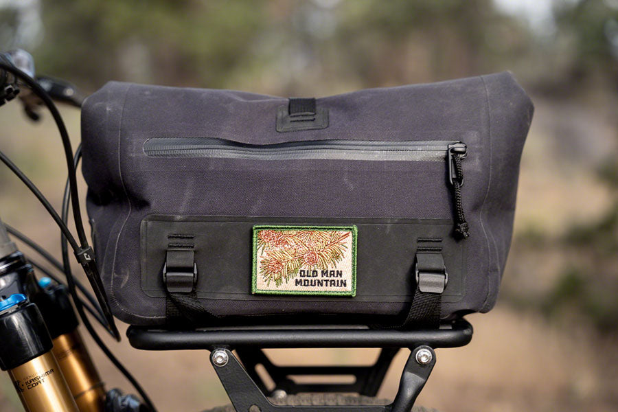 old-man-mountain-juniper-trunk-bag-7l-black