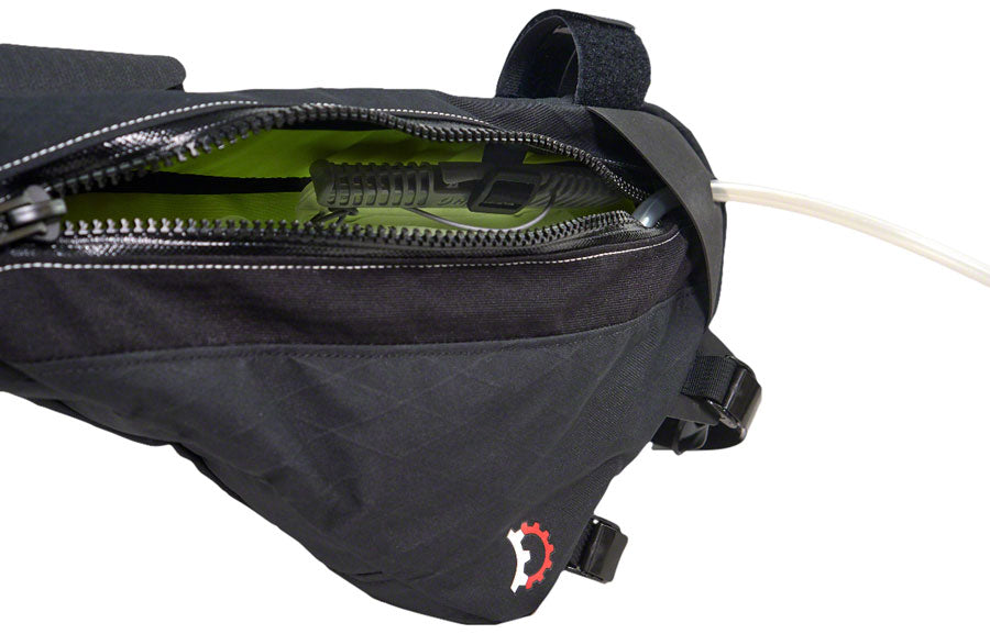 revelate-designs-sandur-frame-bag-with-1-5l-hydration-pack-small-2l-black