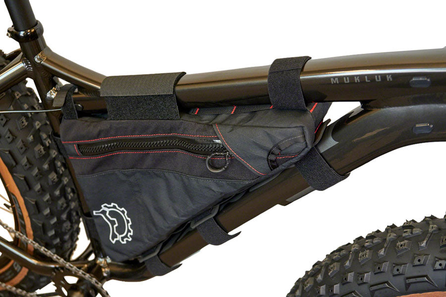 revelate-designs-rifter-frame-bag-medium-4-4l-black