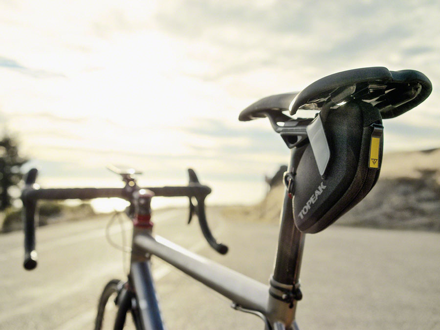 topeak-dynawedge-seat-bag-strap-mount-small