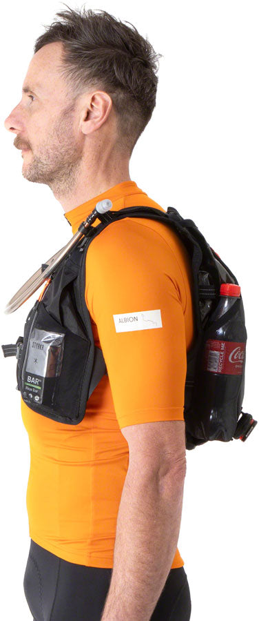 restrap-race-hydration-vest-black-large-x-large