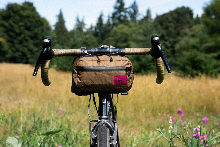 swift-industries-kestrel-handlebar-bag-coyote