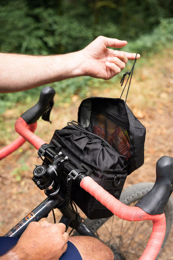 swift-industries-capstone-handlebar-bag-black