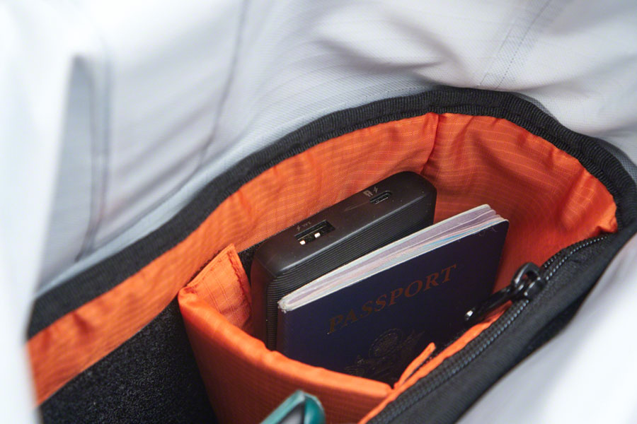 revelate-designs-egress-pocket-handlebar-bag