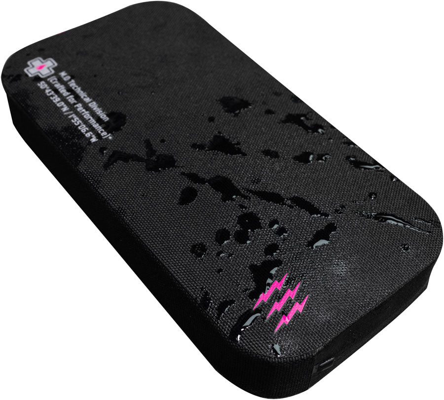 muc-off-waterproof-essentials-case