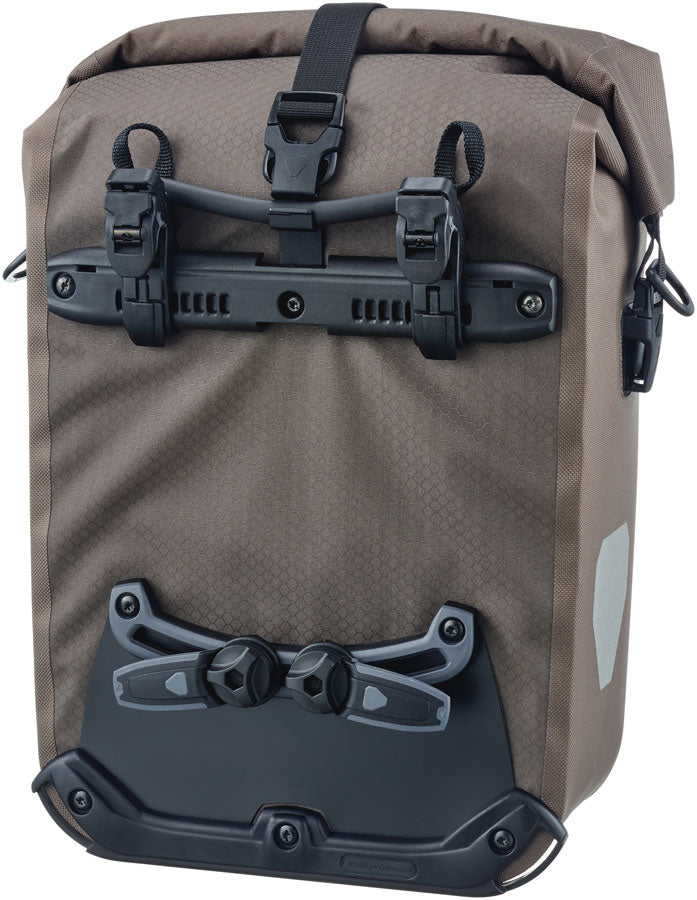 ortlieb-gravel-pack-pannier-single-14-5l-dark-sand