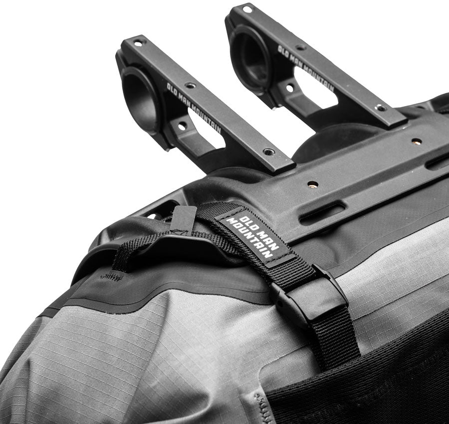 old-man-mountain-manzanita-cradle-and-bag-11l-side-load-bag