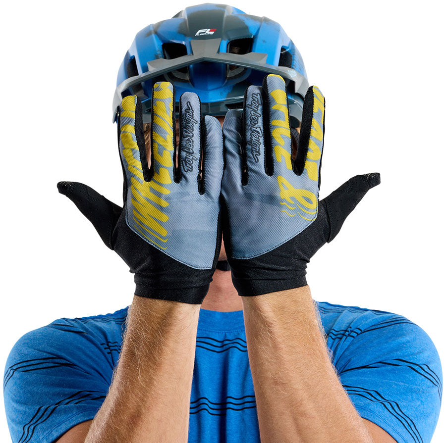 troy-lee-designs-flowline-glove-peace-up-dark-cloud-small