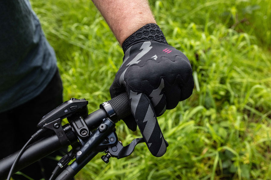 muc-off-d30-rider-gloves-bolt-medium