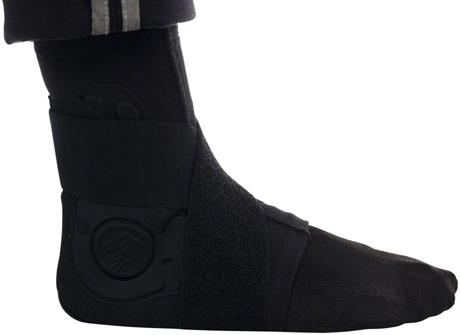 the-shadow-conspiracy-revive-ankle-support-black-one-size