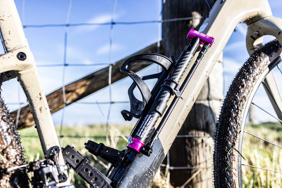 muc-off-airmach-carbon-pump