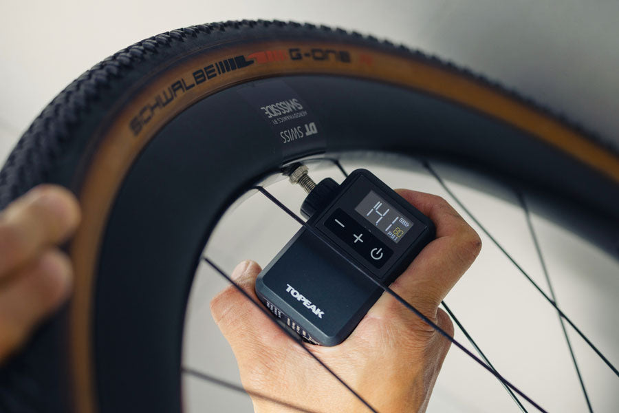 topeak-e-booster-digital-mini-electronic-pump