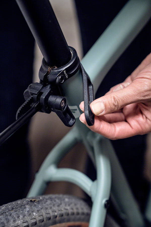 ortlieb-quick-rack-light-rear-mount-bike-rack-quick-release-black