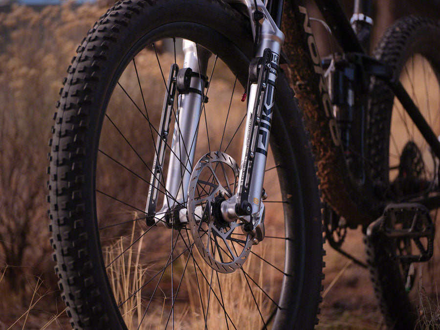 old-man-mountain-axle-pack-fork-mount-rack