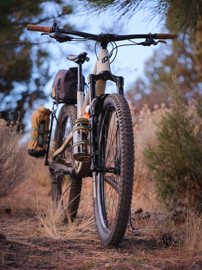 old-man-mountain-axle-pack-fork-mount-rack