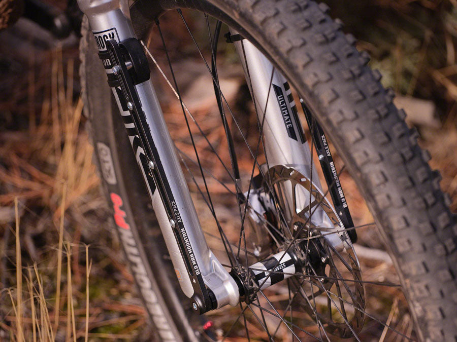 old-man-mountain-axle-pack-fork-mount-rack