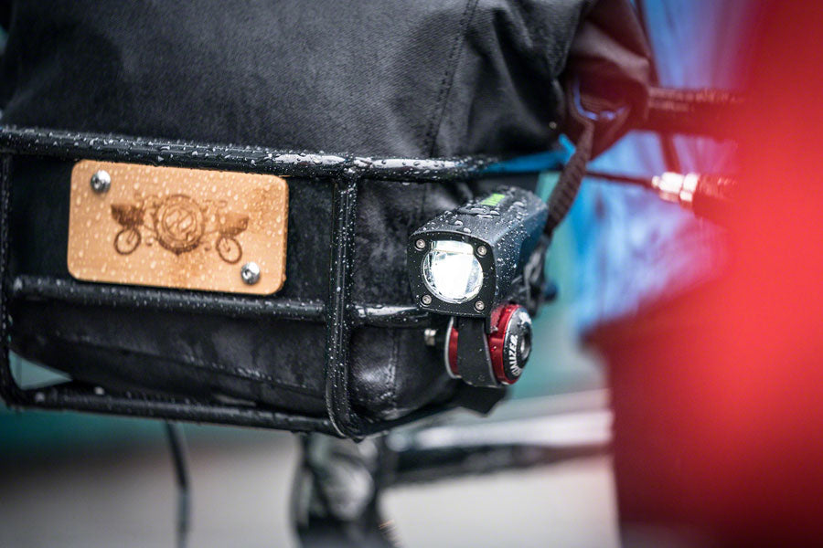 portland-design-works-takout-basket-with-roll-top-bag