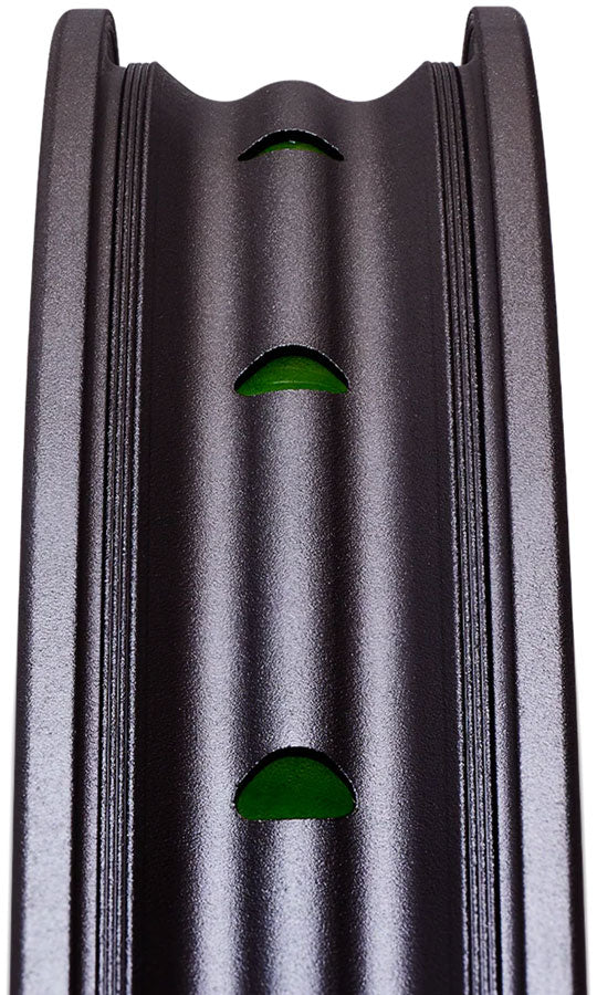 spank-spike-369-vibrocore-rim-29-disc-black-32h