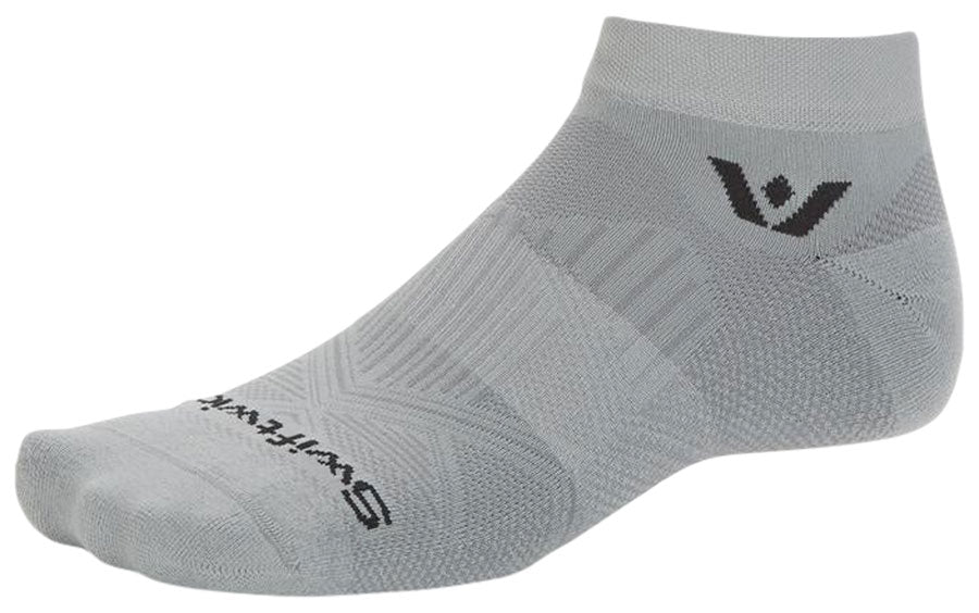 Swiftwick Aspire Ankle Socks - Circuit Pewter, Medium