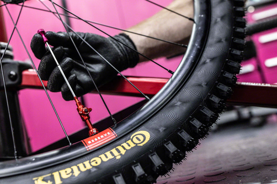 muc-off-hey-dipstick-tubeless-sealant-check-tool