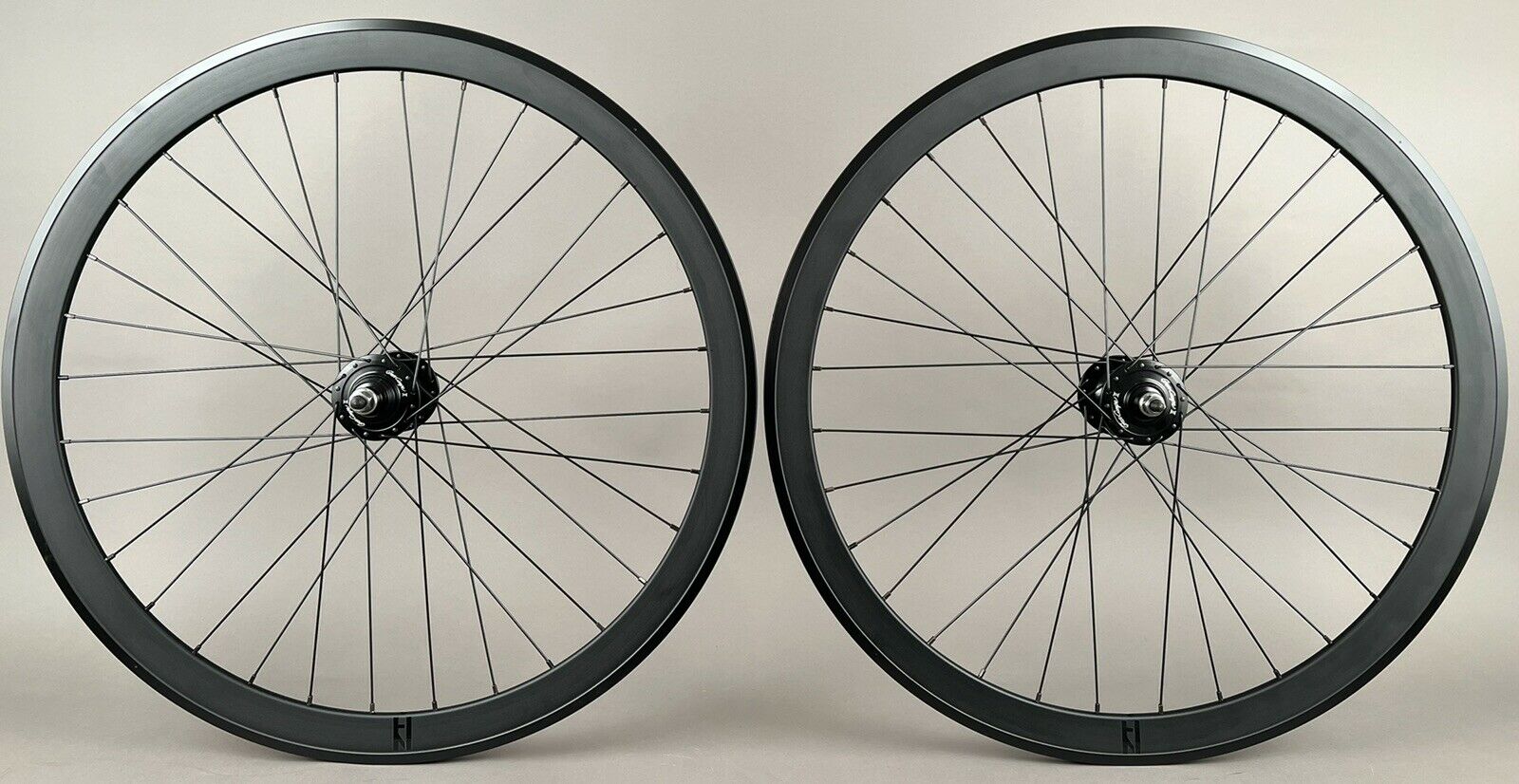 H Plus Son – Velo Mine