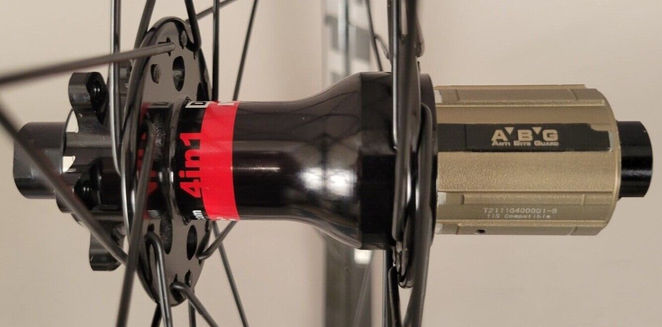 WTB KOM Trail i29 27.5" MTB Novatec Hubs Shimano Thru/QR