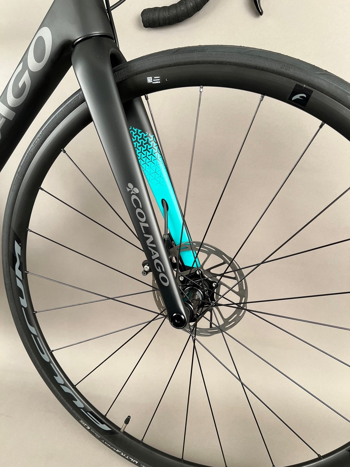 Colnago V3 Disc Brake Carbon Road Bike SRAM Rival AXS etap 52s