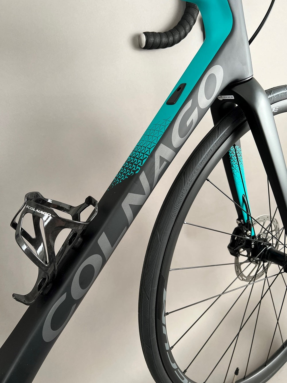 Colnago V3 Disc Brake Carbon Road Bike SRAM Rival AXS etap 52s